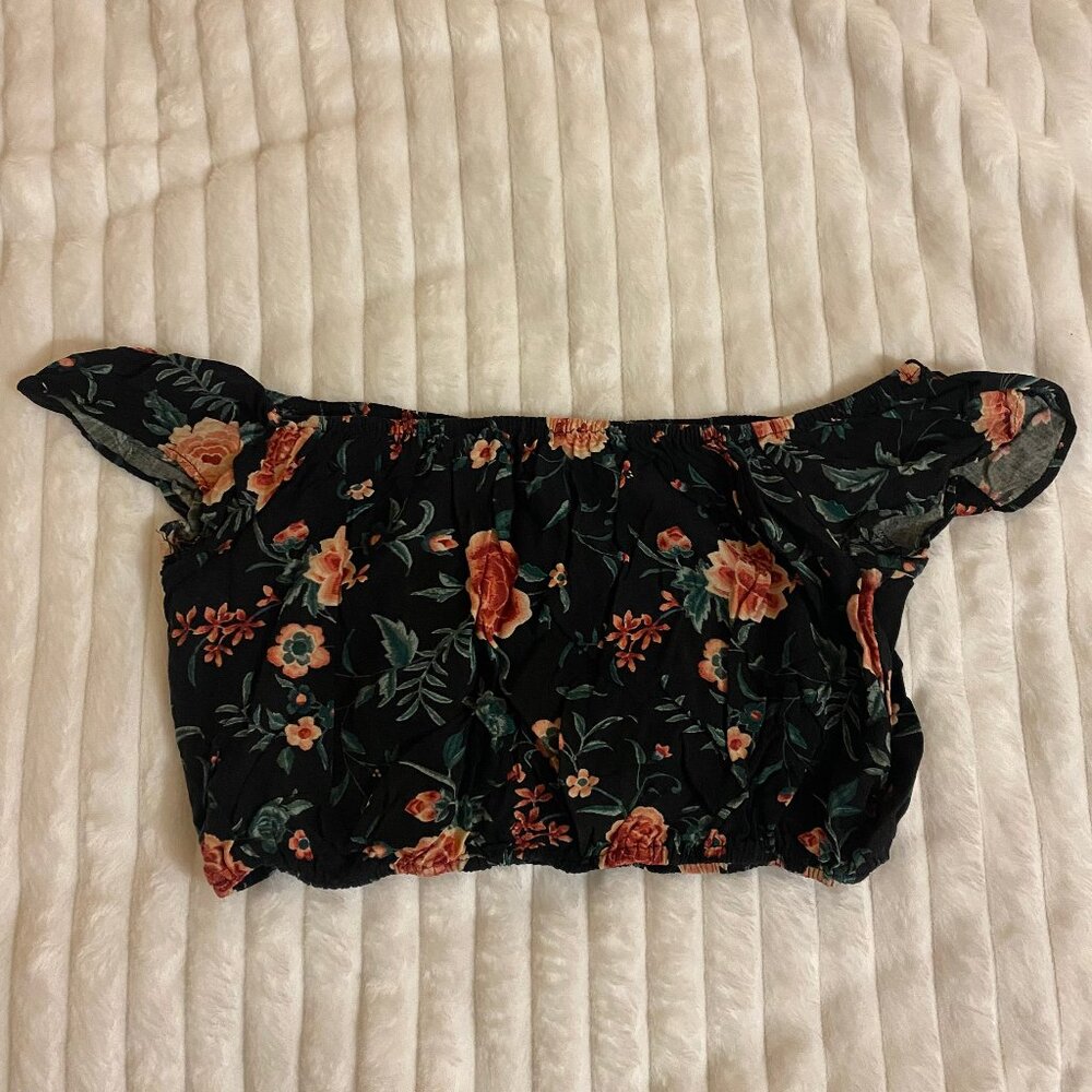 🌺 Floral Printed Forever 21 Off-Shoulder Crop Top